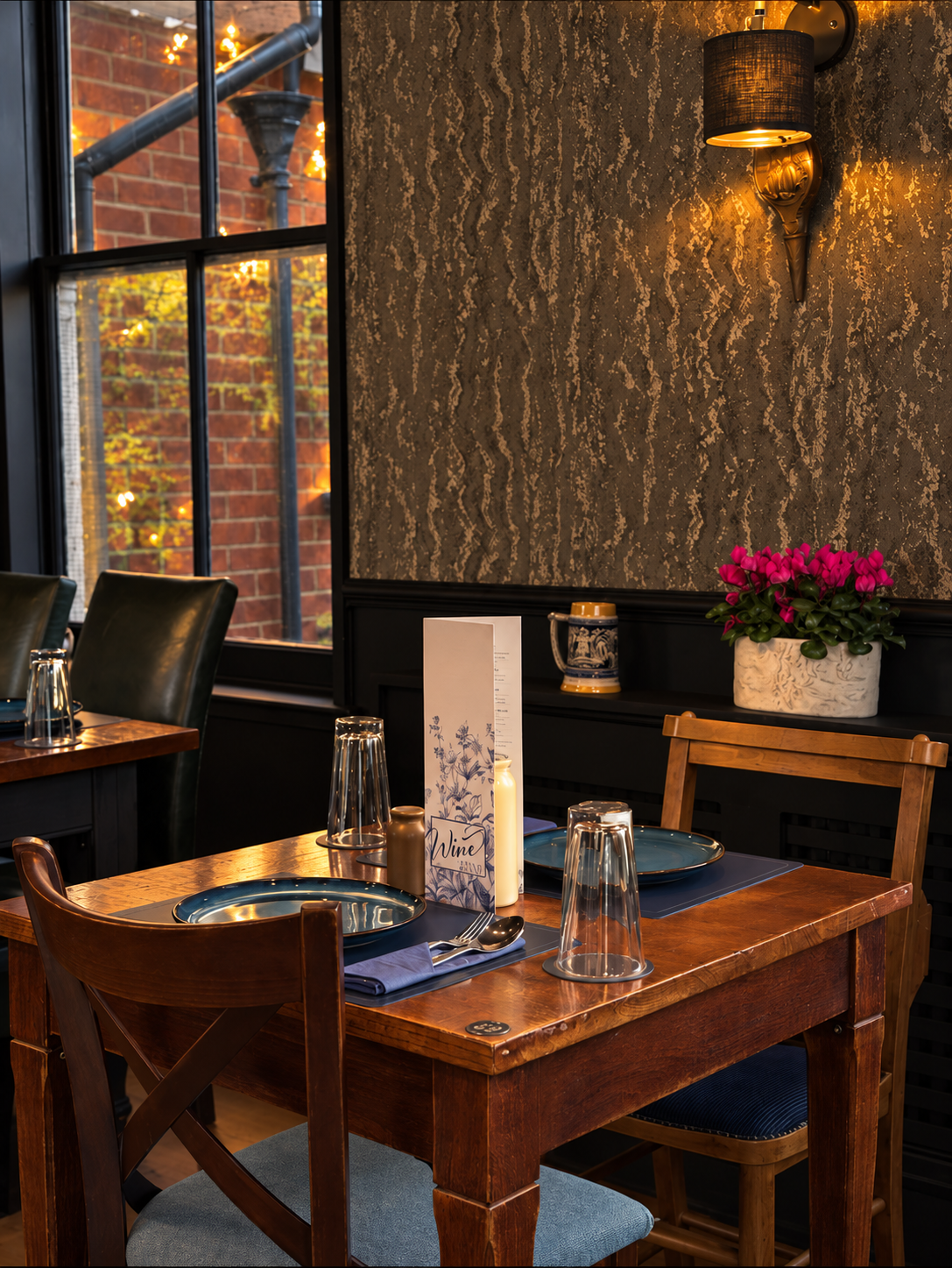 Restaurant table at The Prince of Wales in Westcott